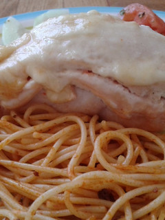 Una foto de Pechuga de pollo rellena