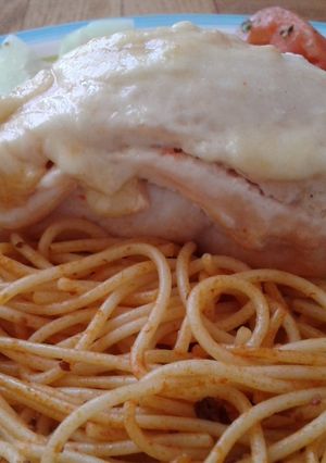 Una foto de Pechuga de pollo rellena