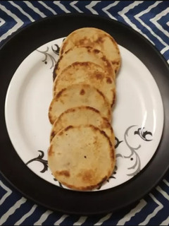 बिस्कुट भाखरी (Biscuit bhakhri recipe in hindi) रेसिपी मुख्य फोटो