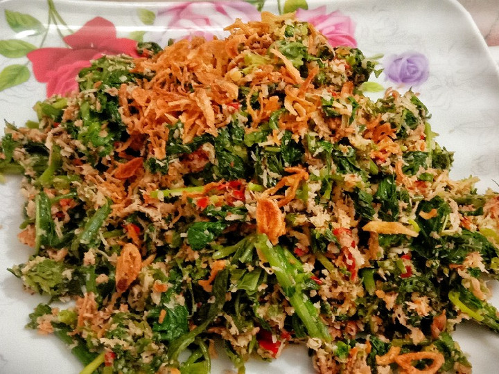 Bagaimana Menyiapkan Urap daun singkong khas bali Anti Gagal