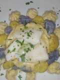 Sfoglie di baccalà su letto di crema di cavolo giallo