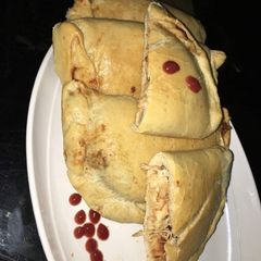 Chicken pizza pie A picture of Chicken pizza pie.
