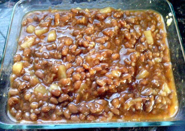 My Moms Famous Baked Beans