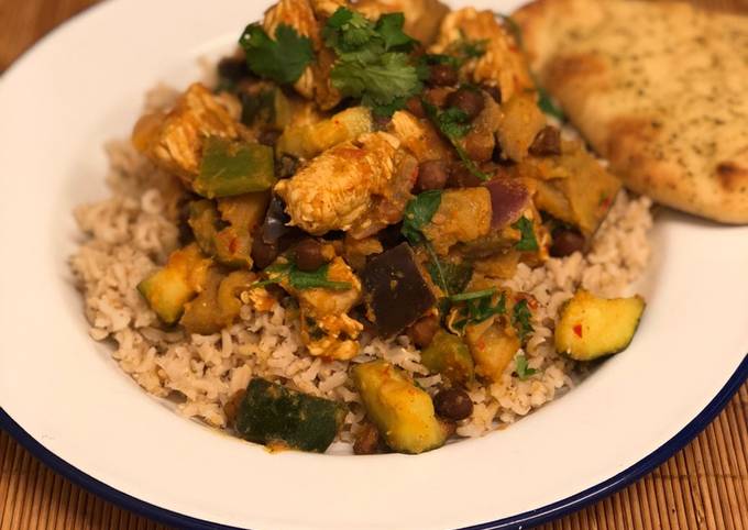 “Snowed in” chicken and aubergine curry ❄️🌶