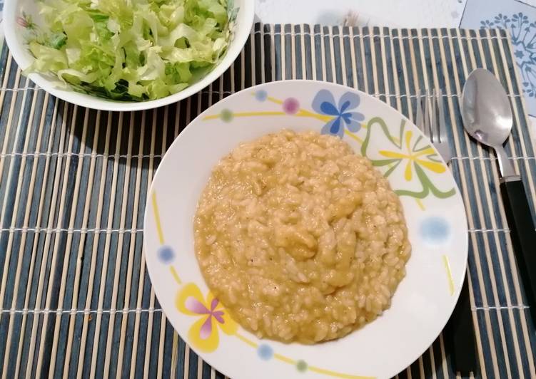 Risotto con crema di zucchine e cipolle rosse