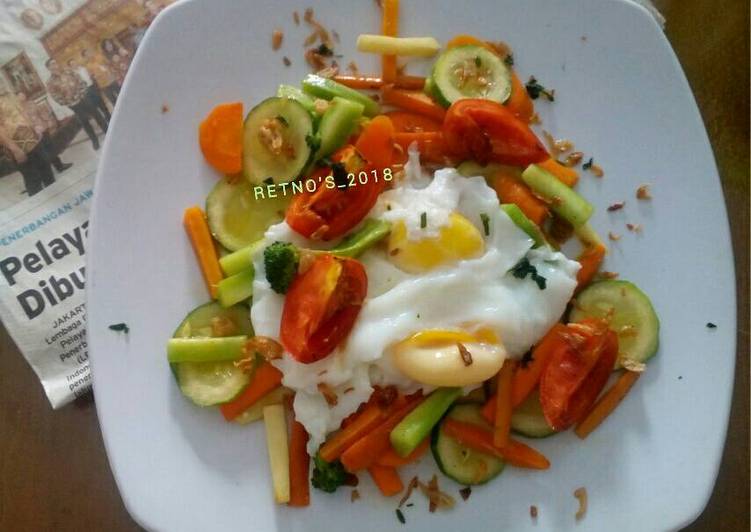 Resep Menu diet (simpel) poach egg with simpel salad 😊 yang Enak Banget