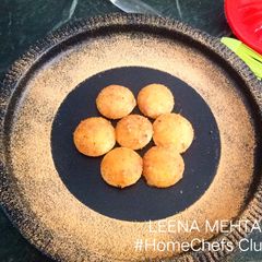 A picture of Idli with Molgapodi.