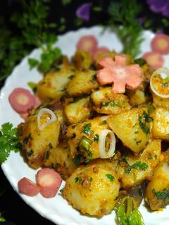 चटपटे मसाला फ्राई पोटैटो विद जिंजर (Chatpate masala fry potato with ginger recipe in Hindi) रेसिपी मुख्य फोटो