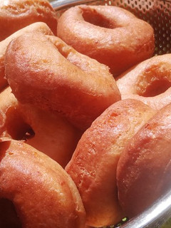 A picture of Fluffy ring doughnuts.