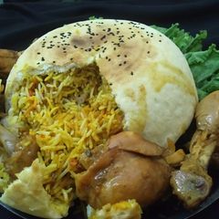 A picture of Dajjad khubus pilaf without oven.