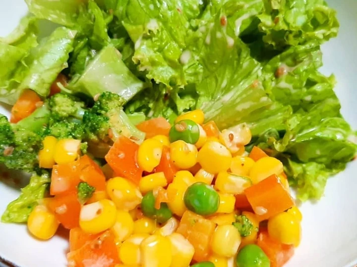 Langkah Mudah untuk Menyiapkan Resep  Veggie Salad simple yang Enak Banget, Enak