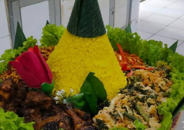 Nasi Kuning Untuk Ultah Ibu