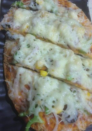 A picture of Pizza paratha.