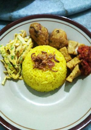 Foto resep Nasi kuning (olahan sisa nasi dr rice cooker)