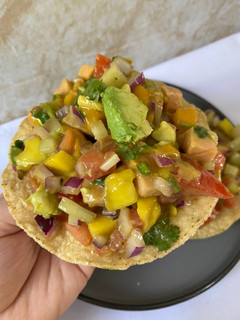 Una foto de Ceviche de salmón 🍣