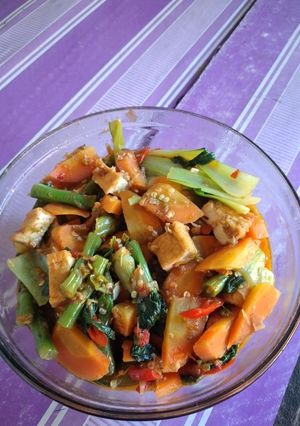 Foto resep Tumis sawi daging, wortel, buncis dan tahu