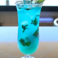 A picture of Blue lagoon virgin mojito.