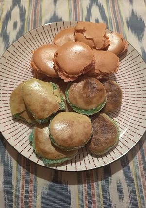 Una foto de Macarons (Galletitas de almendra rellenas)