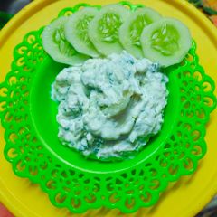 A picture of Tzatziki.