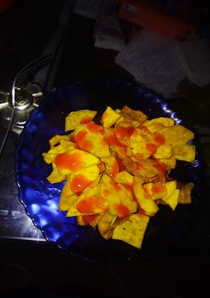 A picture of Potatoes and sweet potatoes crisps.