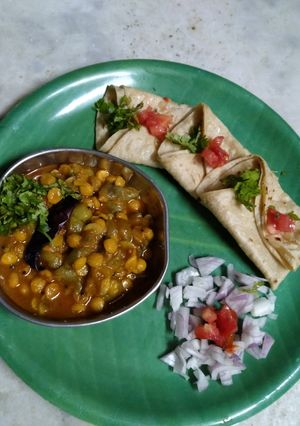 તુરીયા ચણા દાળ નું શાક (Turiya Chana Dal Shak Recipe In Gujarati) રેસીપી મુખ્ય ફોટો