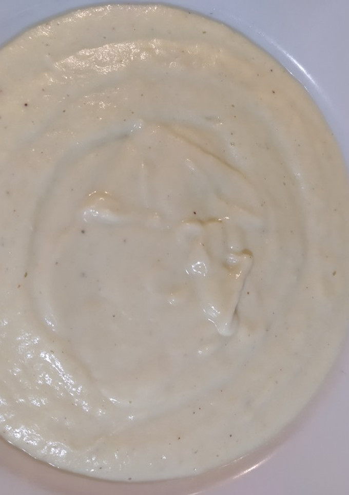 Una foto de Crema de calabacín con almendras