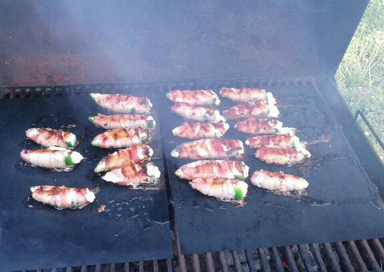 Easy Way to Make Perfect Grilled Bacon Wrapped Jalapeno Poppers