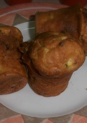 Φωτογραφία της συνταγής Αλμυρά muffins με λιωμένη καρδιά τυριών και ζαμπόν