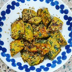 A picture of Methi dhokla.