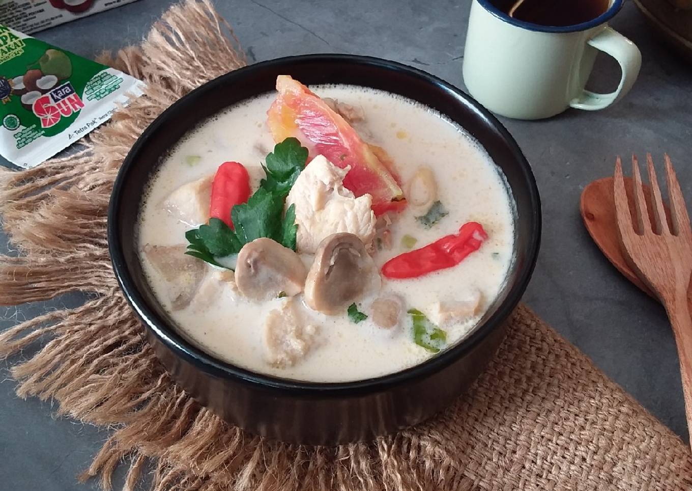 Tom Kha Ghai (Coconut Chicken Soup)