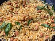A picture of thin poha chivda