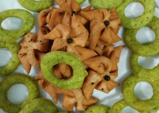Designer carom & nigella seeds flavour mathri recipe main photo