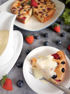 Foto resep Fruits Pastry Cake With Creamy Vanilla sauce