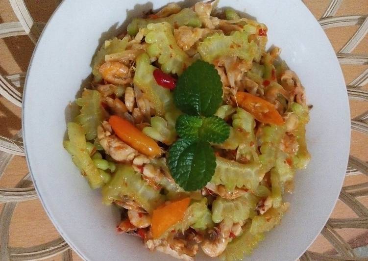 Cara Gampang Menyiapkan Tumis Pare yang Enak Banget