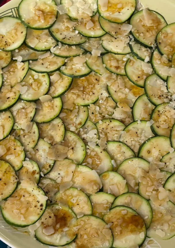Una foto de Carpaccio de Calabacín