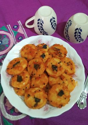 A picture of Sooji Poha Coins (Tiffin friendly).
