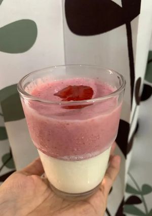 Foto resep Puding Milky With Strawberry Smoothies