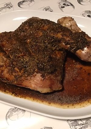 Une photo de Épaule de chevreau marinée et grillée sauce orange et épices