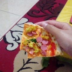 A picture of Pizza Thin Crust.