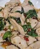 ผัดกระเพราไก่ใส่พริกแห้ง