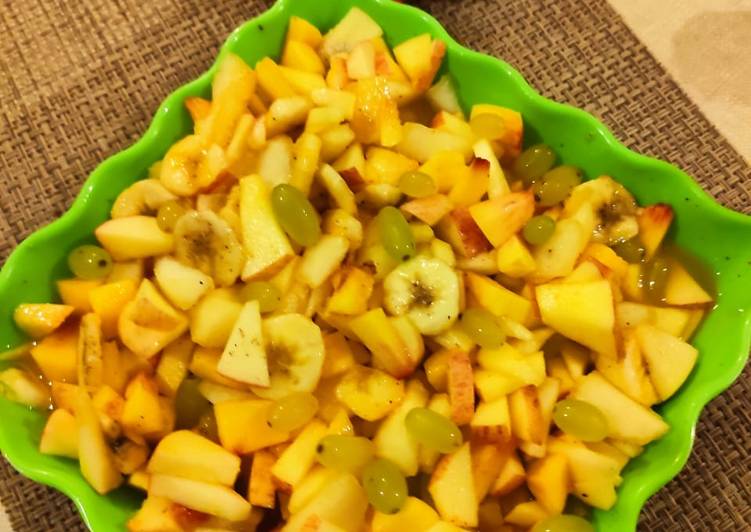 How to Prepare Homemade Fruit chaat