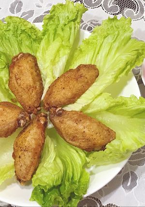 Hình của món Cánh gà ngũ vị chiên giòn.