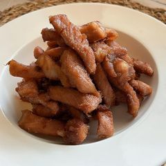 A picture of 👩🏽‍🍳👩🏻‍🍳SUPER EASY STICKY PORK • THAI STYLE “ MOO TOD CHAOWANG “.