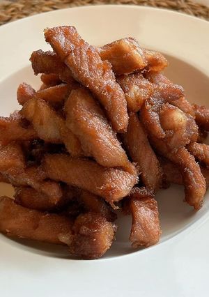 A picture of 👩🏽‍🍳👩🏻‍🍳SUPER EASY STICKY PORK • THAI STYLE “ MOO TOD CHAOWANG “.