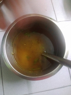 எலுமிச்சை ரசம் (Elumichai rasam recipe in tamil) செய்முறை முக்கிய புகைப்படம்