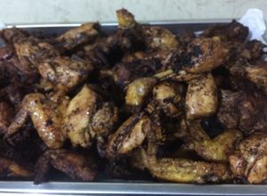 Una foto de Pollo frito marinado, en disco