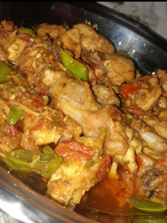 A picture of Makhni karhai.