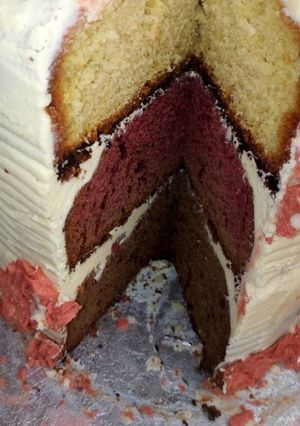 A picture of Butter cream icing.