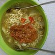 Mie Kuah Instan toping sambal tomat