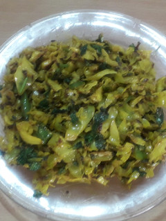 કોબીજ નો સંભારો (Cabbage Shambharo Recipe In Gujarati) રેસીપી મુખ્ય ફોટો